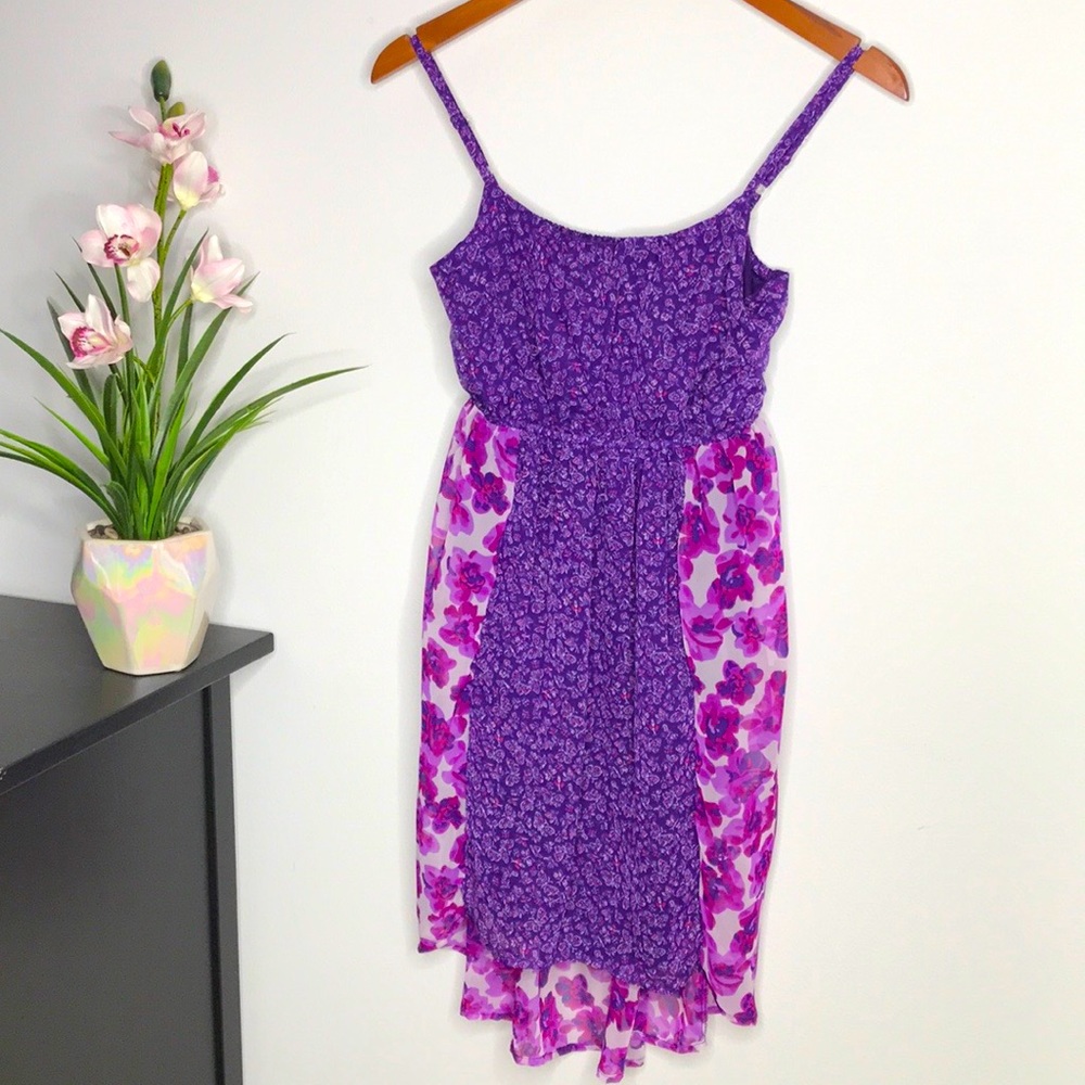 ✨3/$50✨ HP 🥳 Flowers and Butterfly Spaghetti Strap Dress - Picture 3 of 10